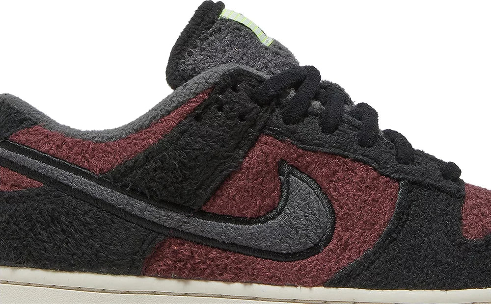 Nike Dunk Low SE Fleece Pack Burgundy Crush W