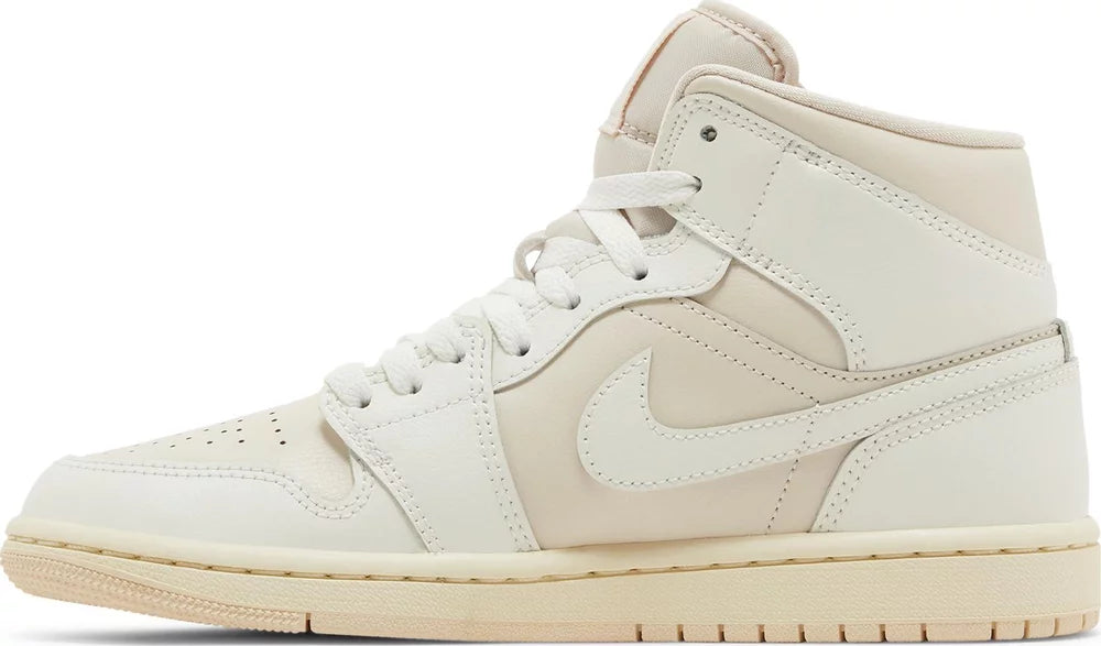 Air Jordan Wmns Air Jordan 1 Mid 'Legend Light Brown'