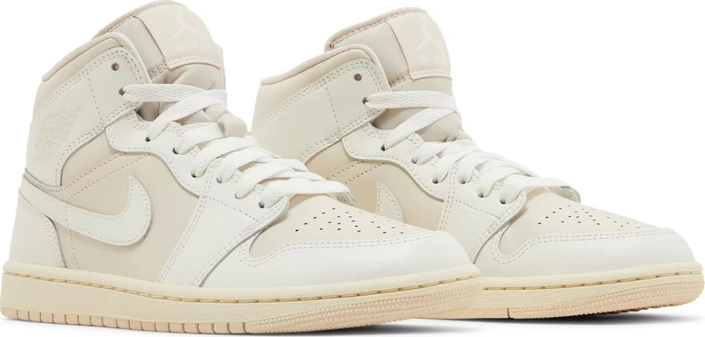 Air Jordan Wmns Air Jordan 1 Mid 'Legend Light Brown'