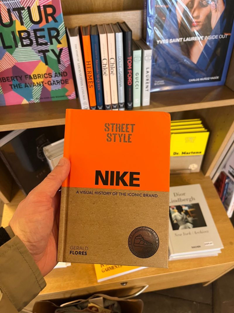 Street Style: Nike Book