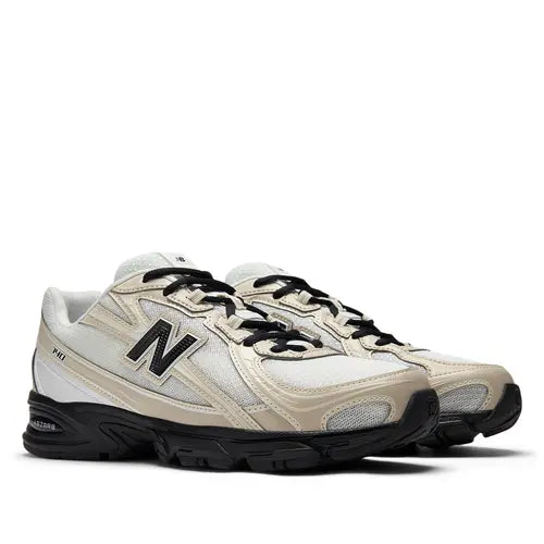 New Balance 740 Beige