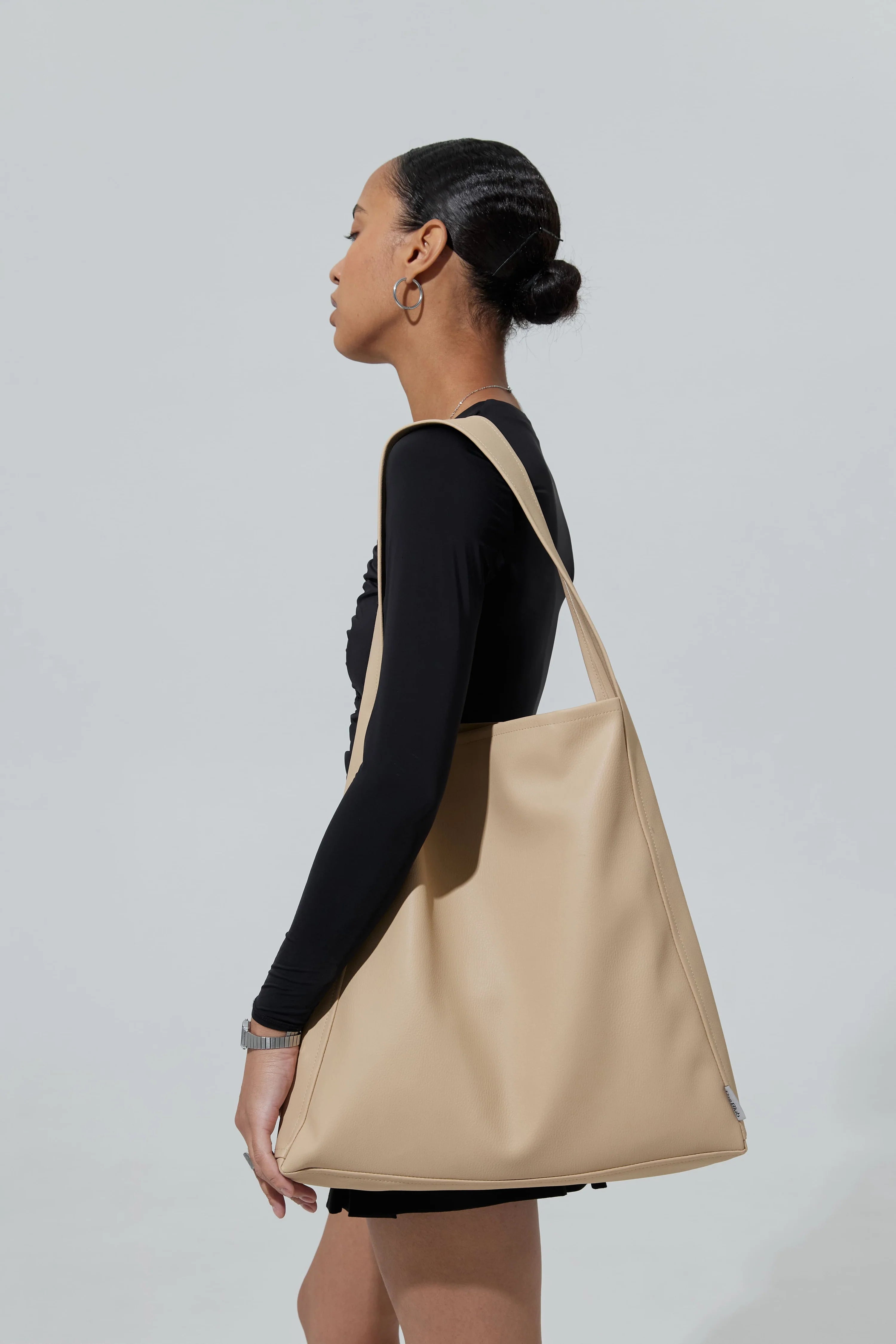 The Blub Triangle Bag Big Beige