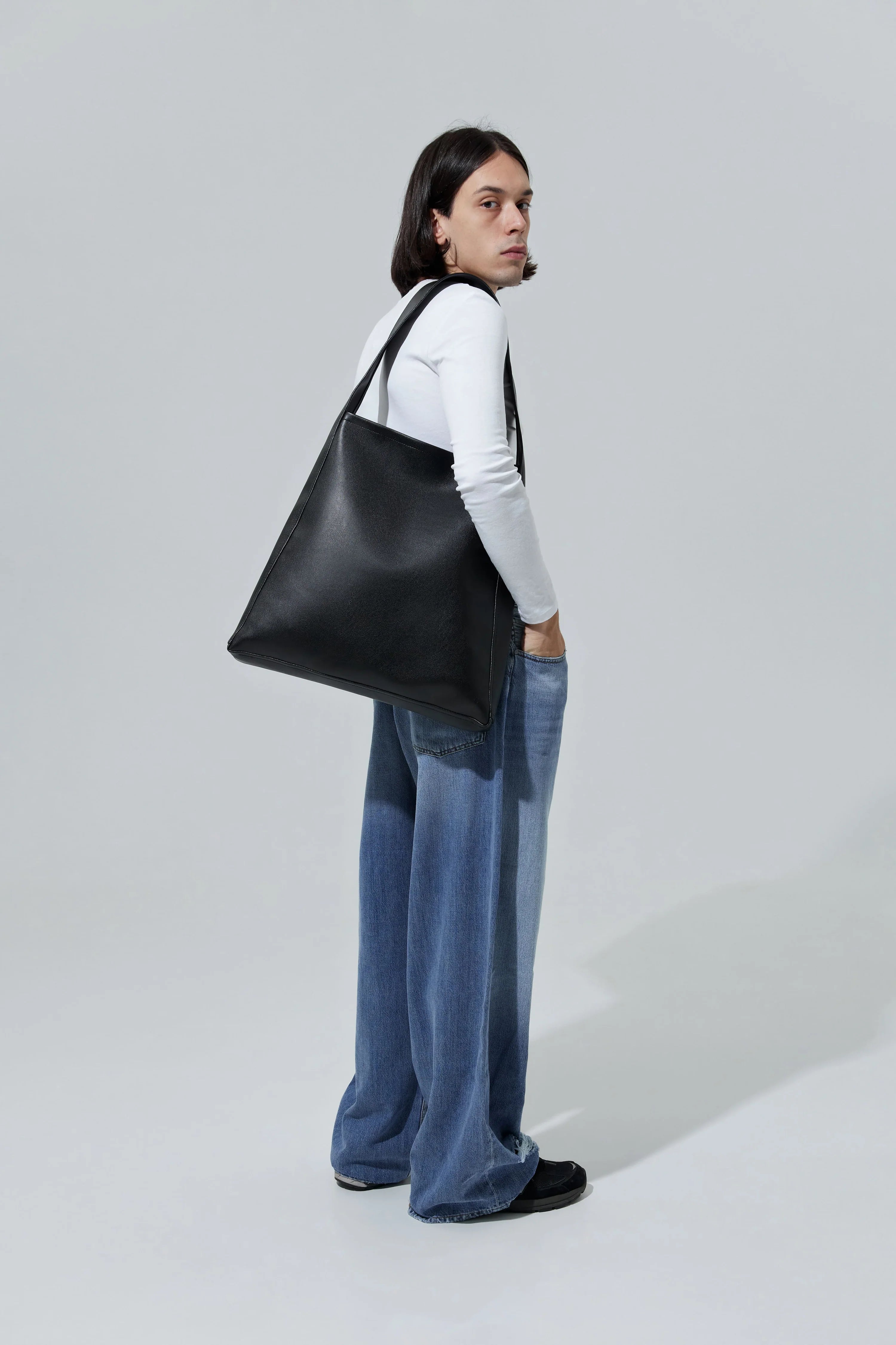 The Blub Triangle Bag Big Black