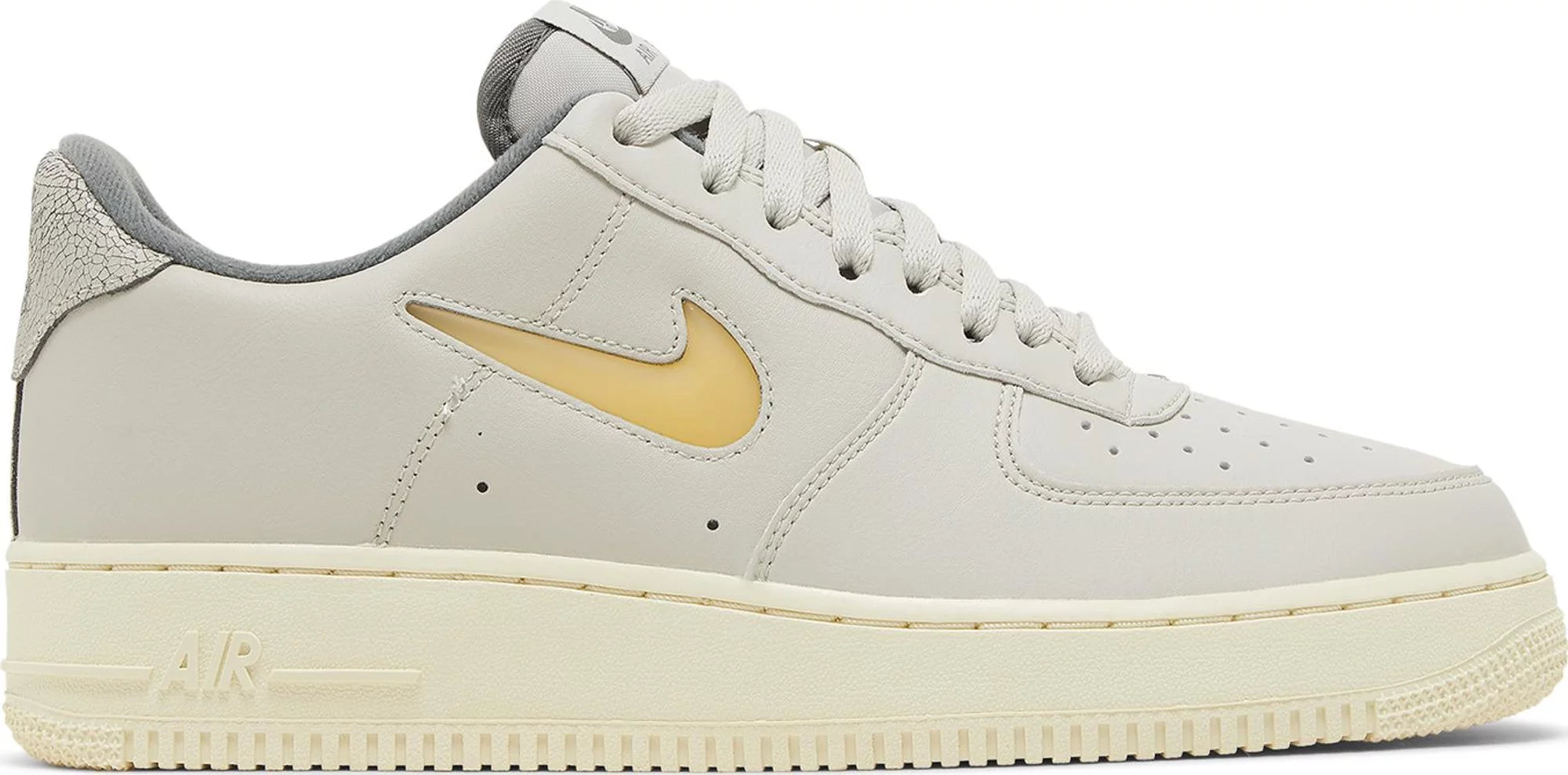 Air Force 1 '07 LX 'Light Bone'