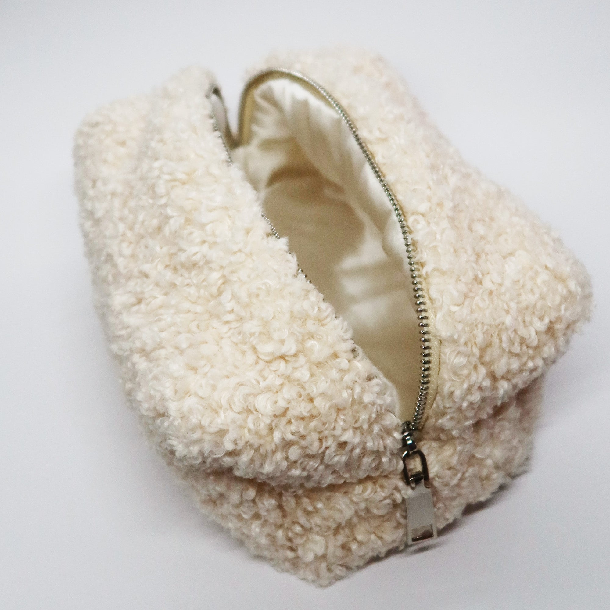 Morning Studio Fluffy Cosmetic Bag