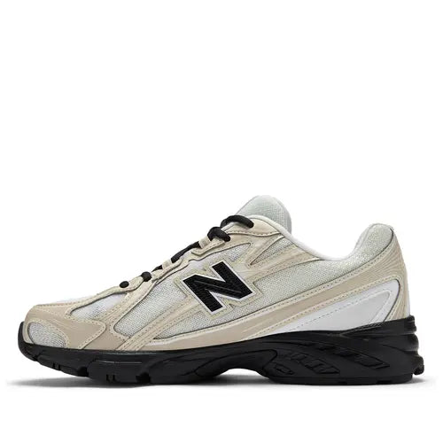 New Balance 740 Beige