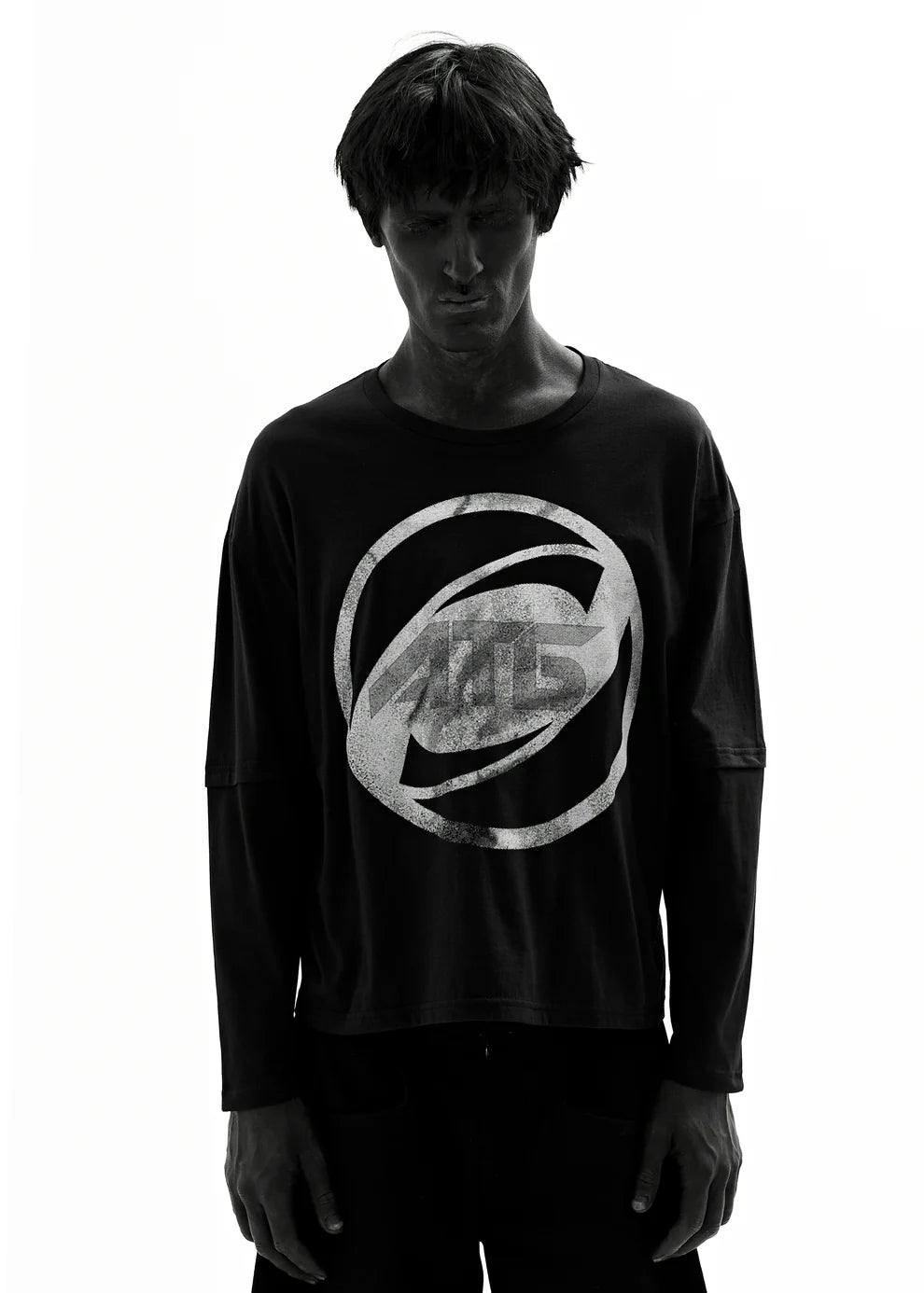 MARKET BLACK LONG-SLEEVED T-SHIRT