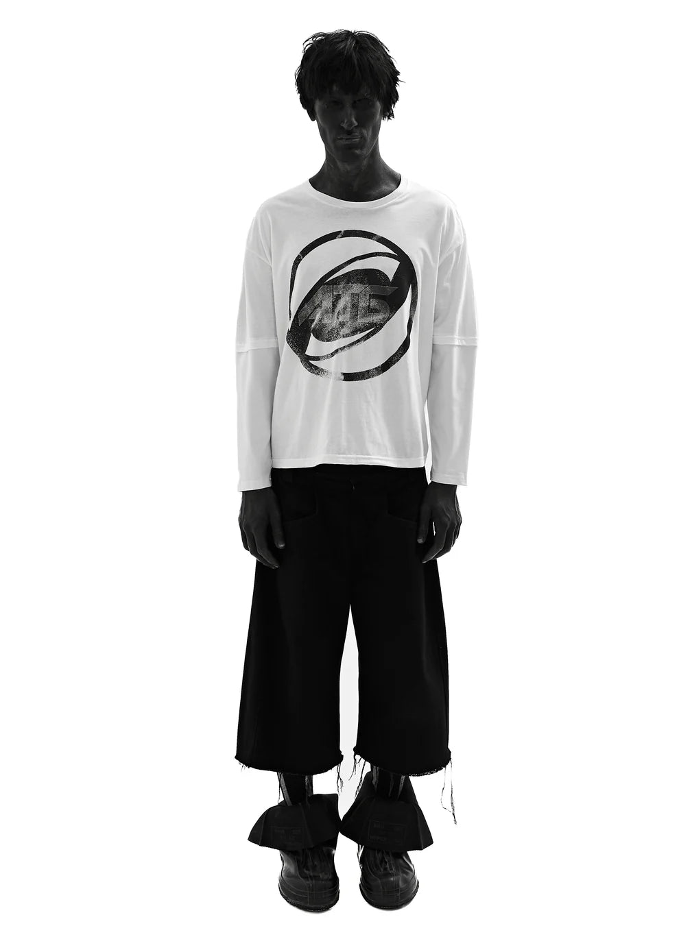 MARKET WHITE LONG-SLEEVED T-SHIRT