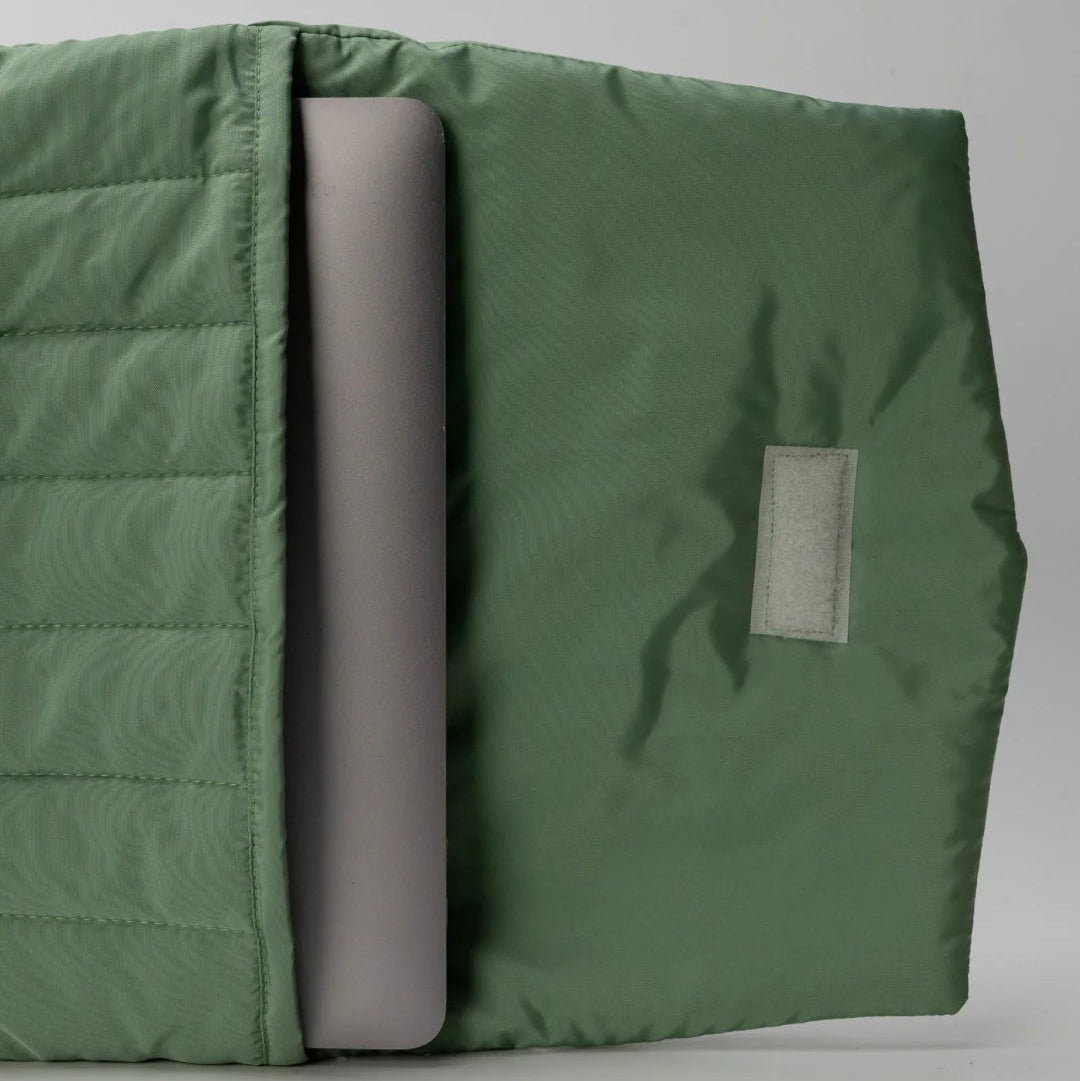 BISU Laptop Sleeve Delulu Matcha