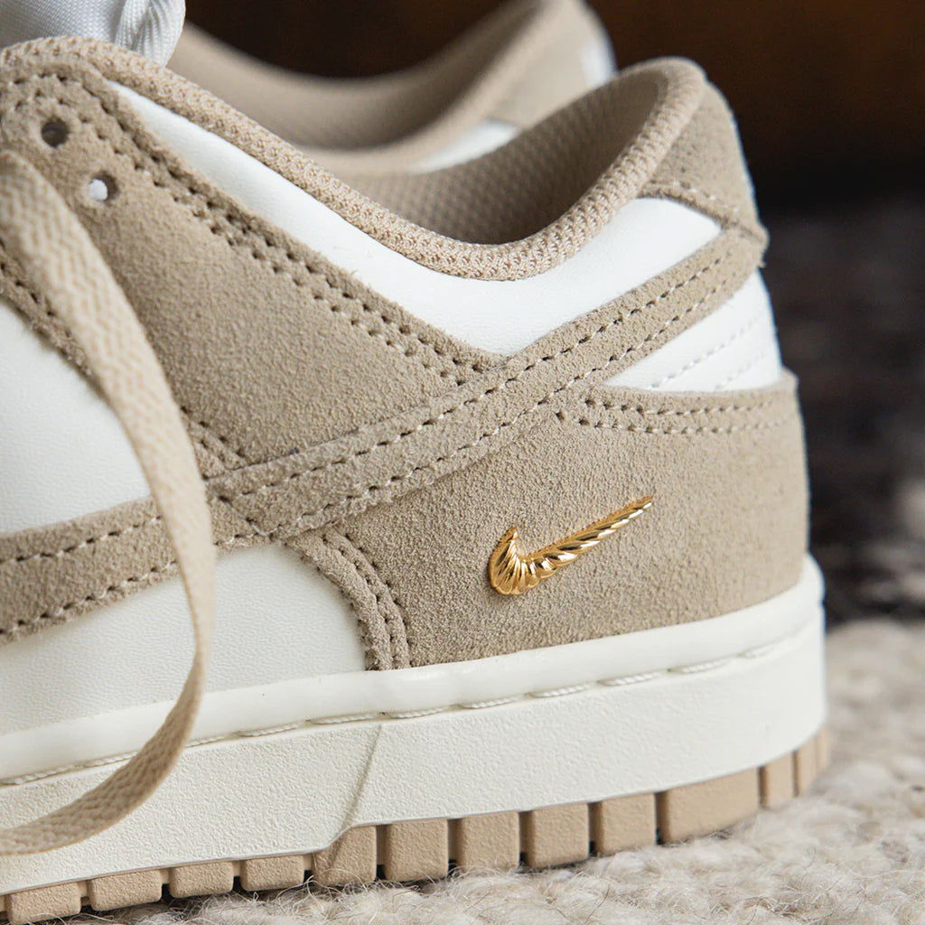 Nike Wmns Dunk Low 'Sail White Metallic Gold