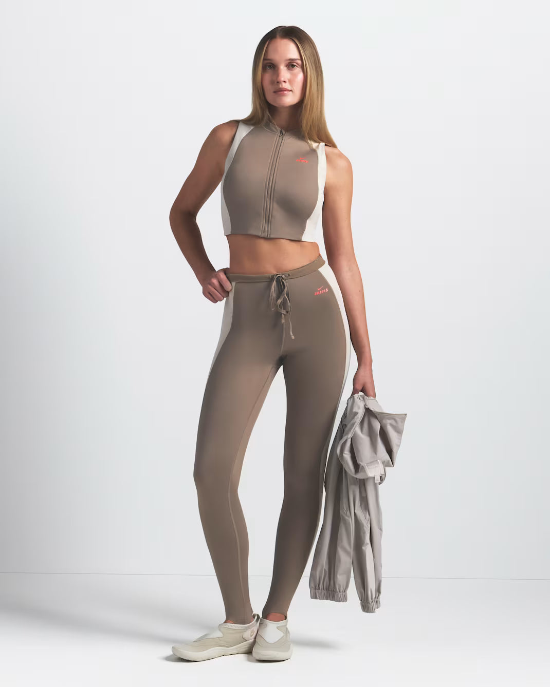 Nike x SKIMS Shine Women's Front-Zip Bra Truffle Stone