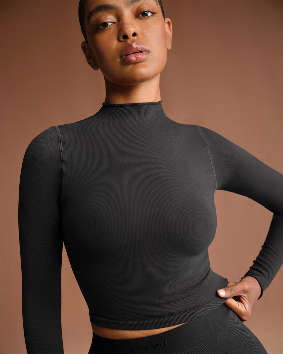 NikeSKIMS Vintage Seamless Women's Mock-Neck Crop Top Black