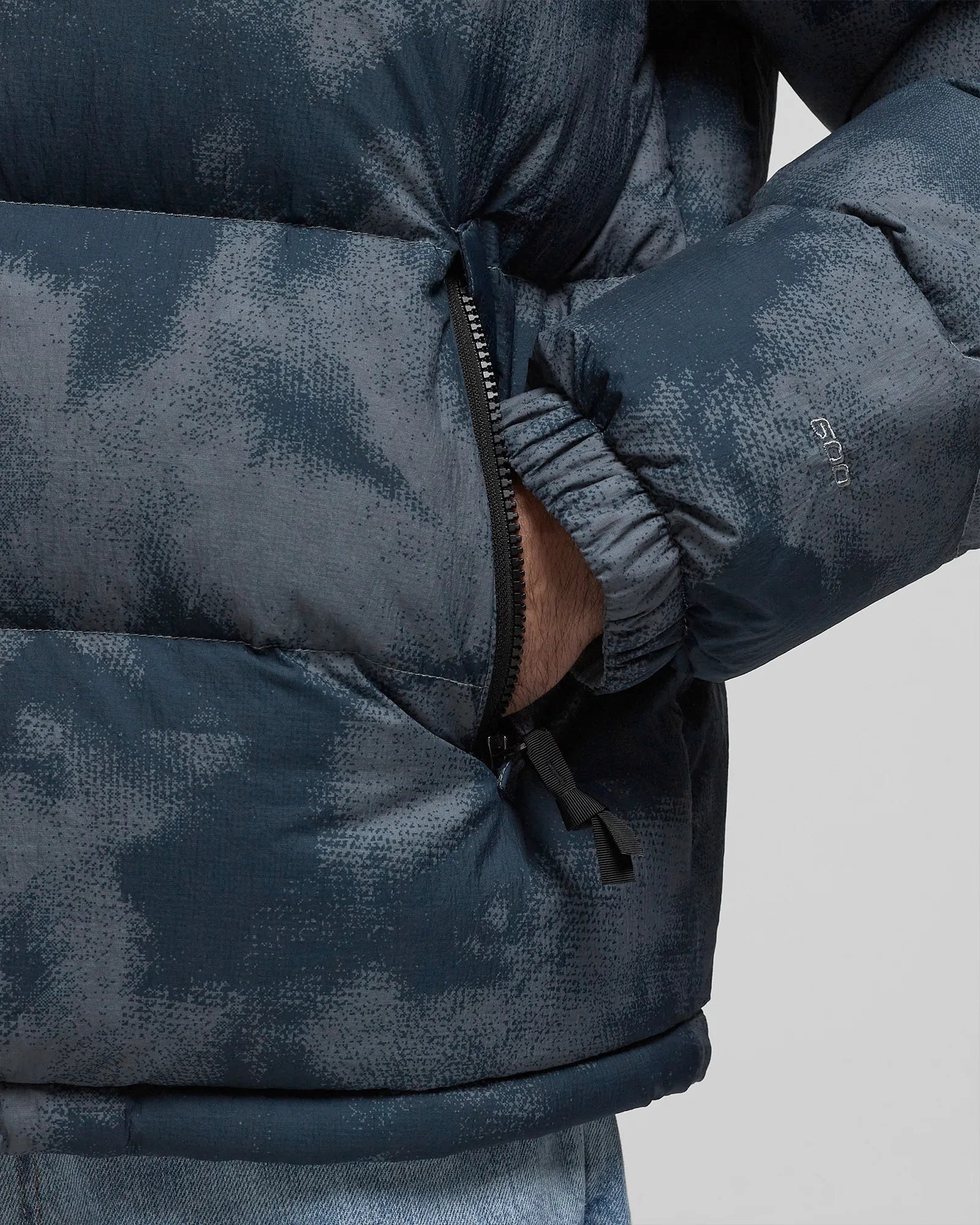 The North Face 1992 Crinkle Rev Nuptse Jacket 600