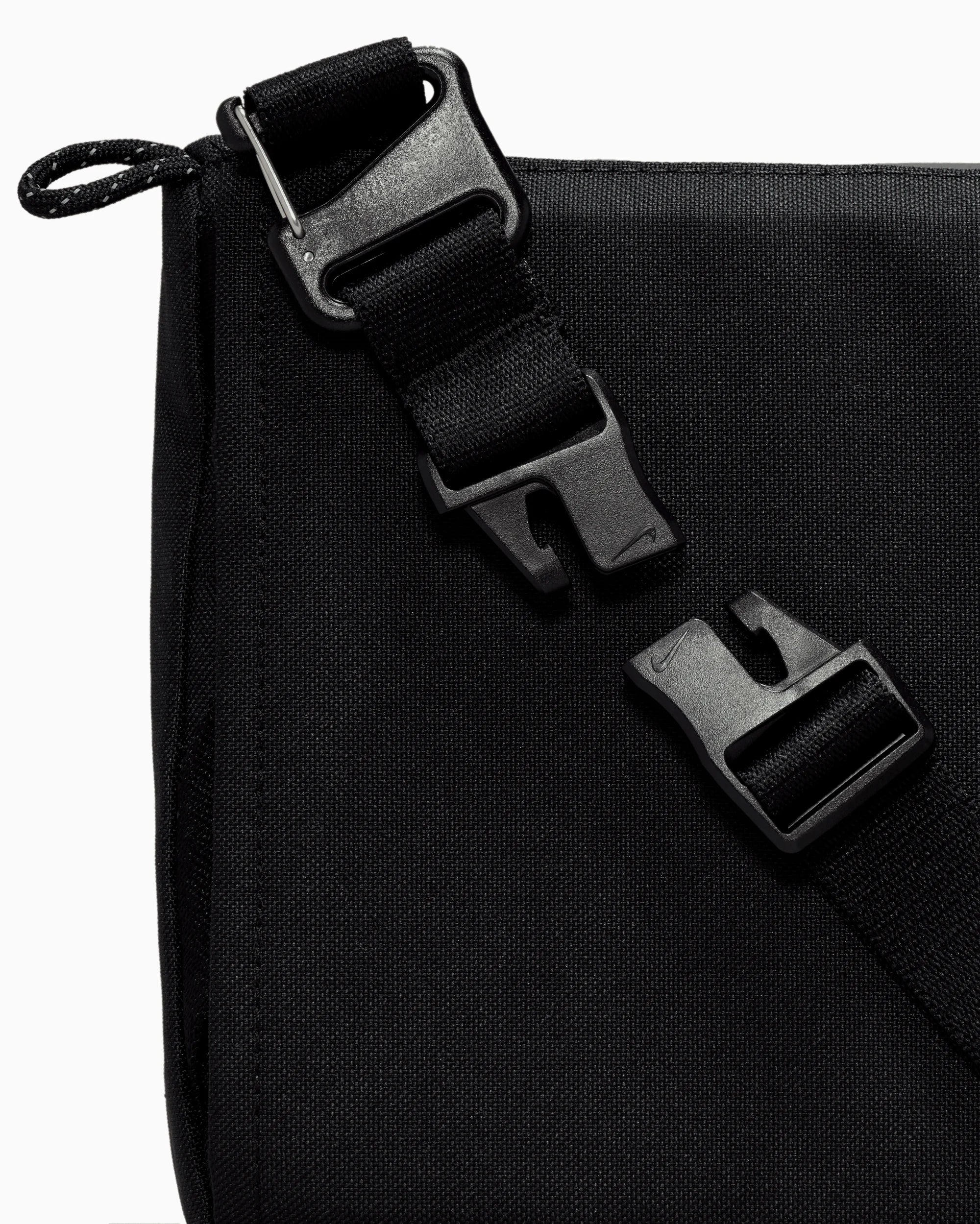 Nike ACG Daymax Unisex Shoulder Bag Black