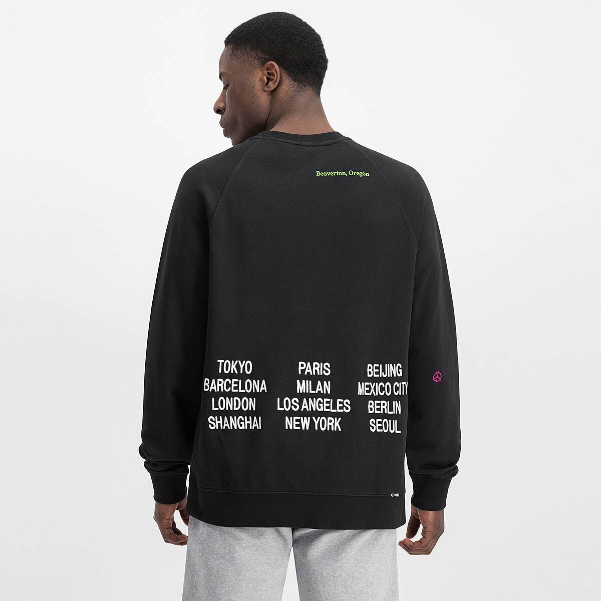 Nike NSW World Tour Crewneck Sweatshirt Black