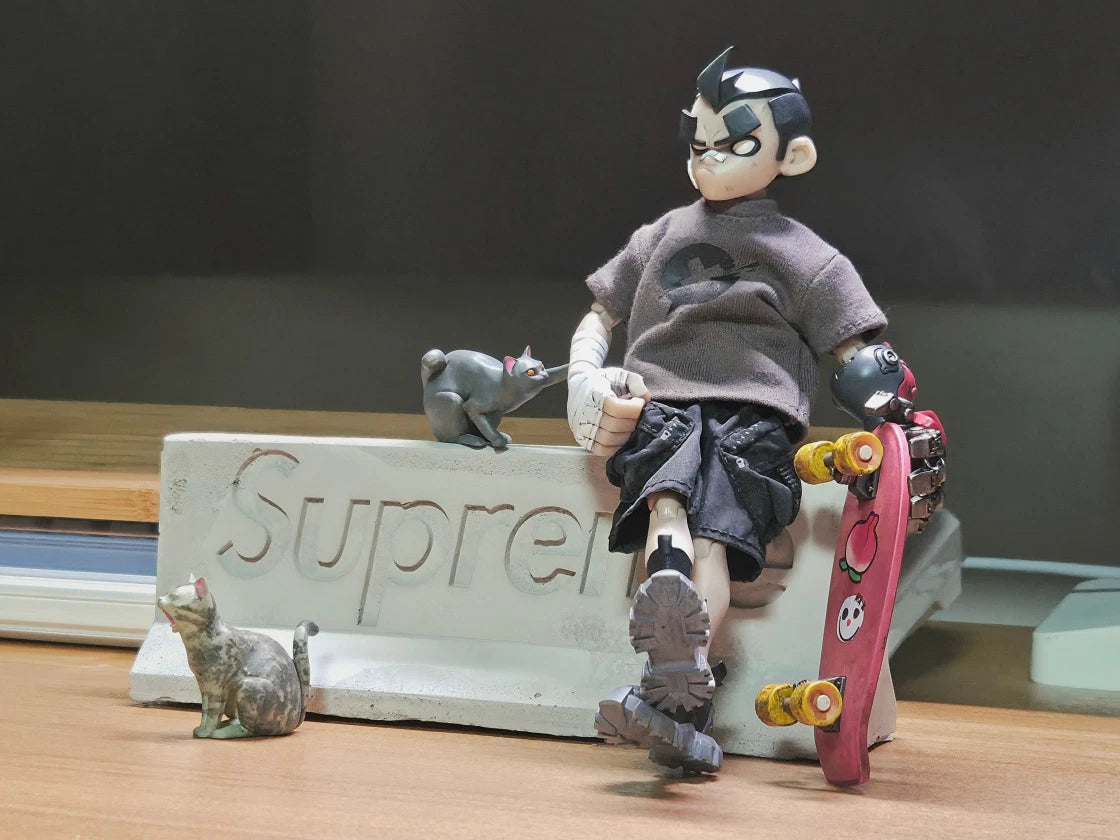 Supreme Mini Materials 1:12 Scale Jersey Barrier Grey