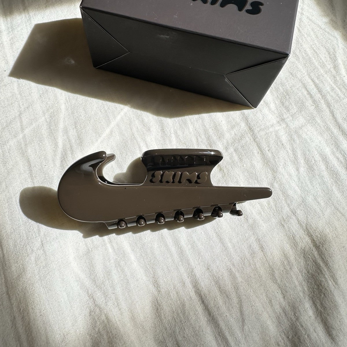Nike SKIMS Hair Claw Clip Brown