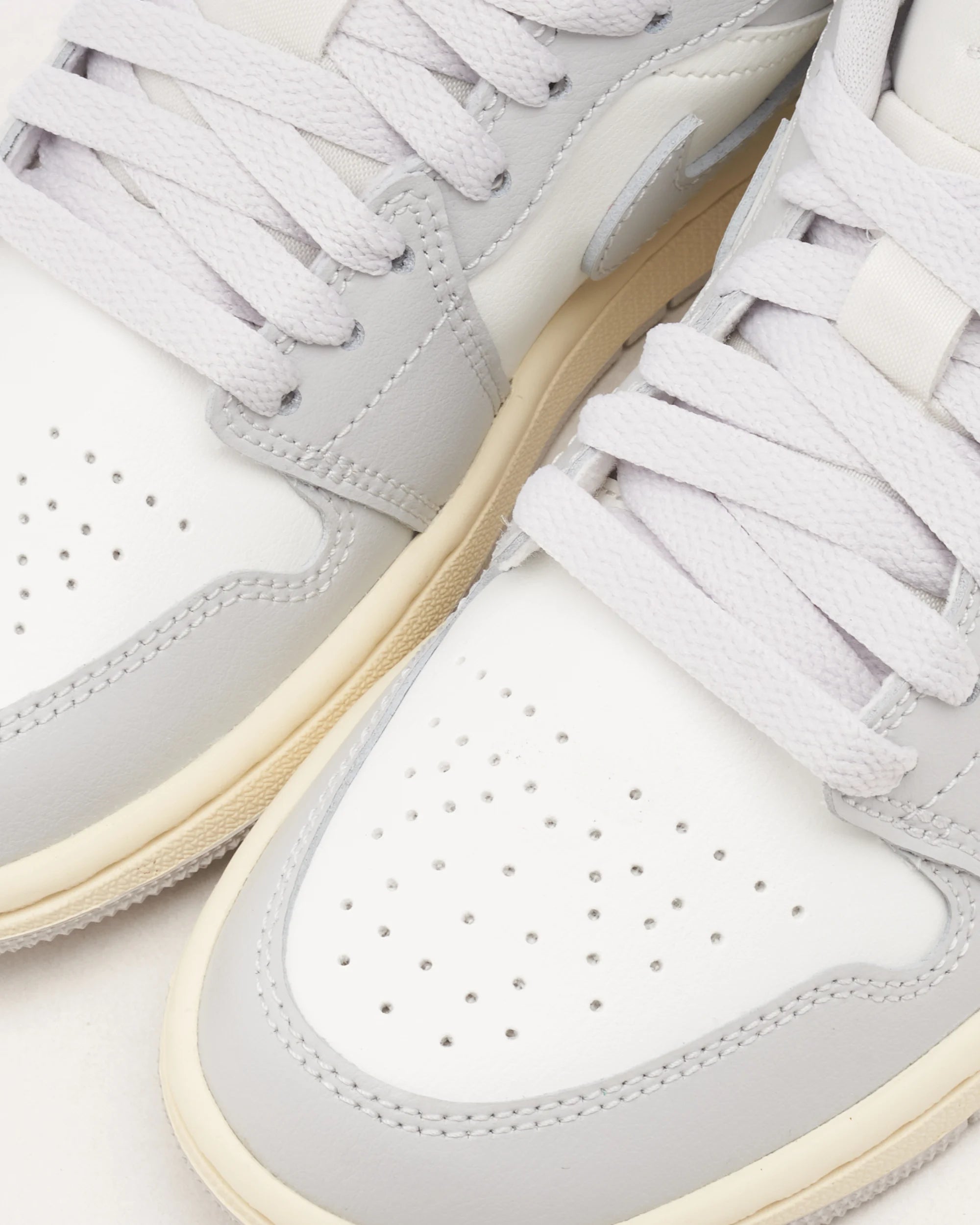 Air Jordan Wmns 1 Low 'Neutral Grey Coconut Milk'