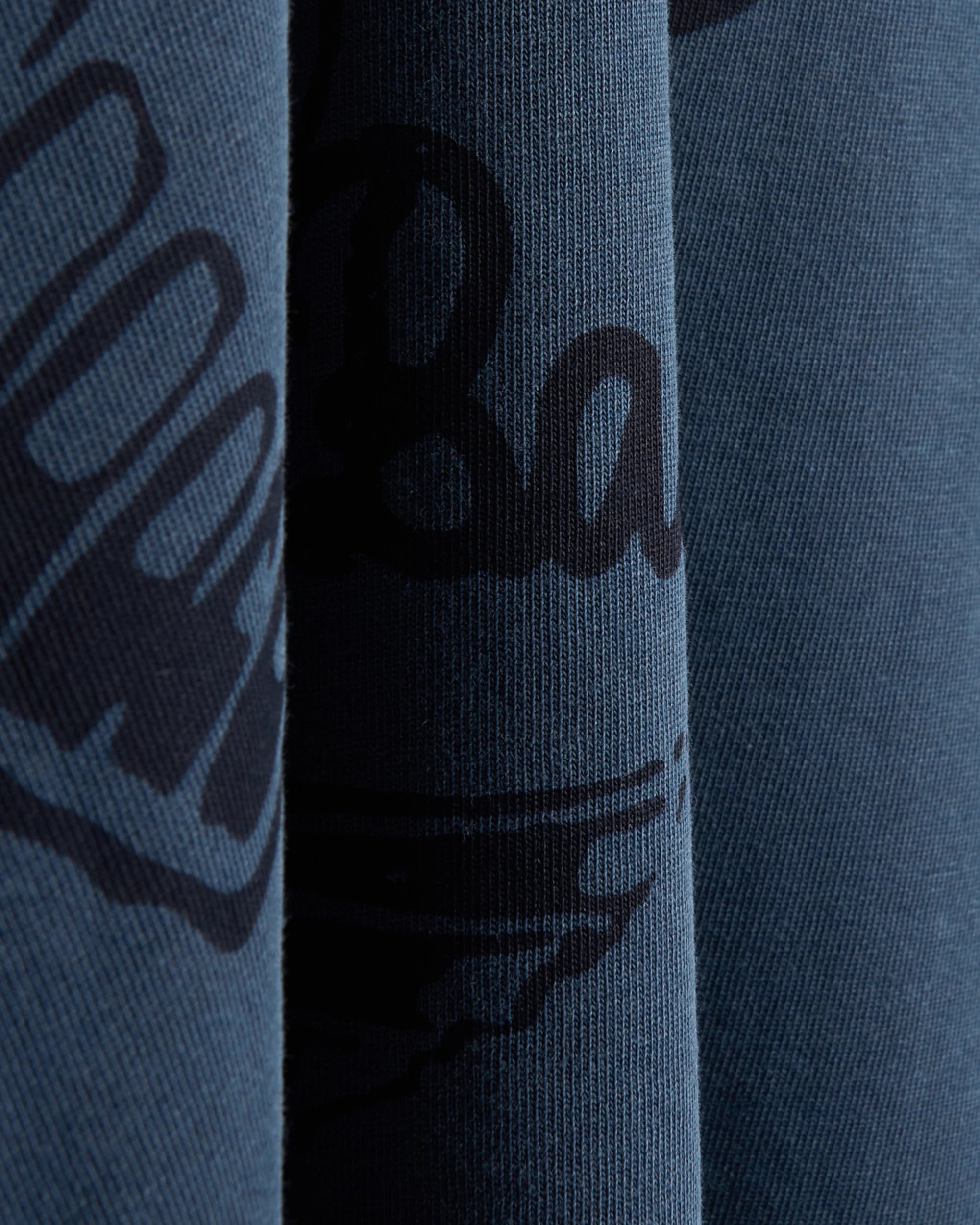 Carhartt WIP S/S Bait Shack T-Shirt Dusky Blue Garment Dyed